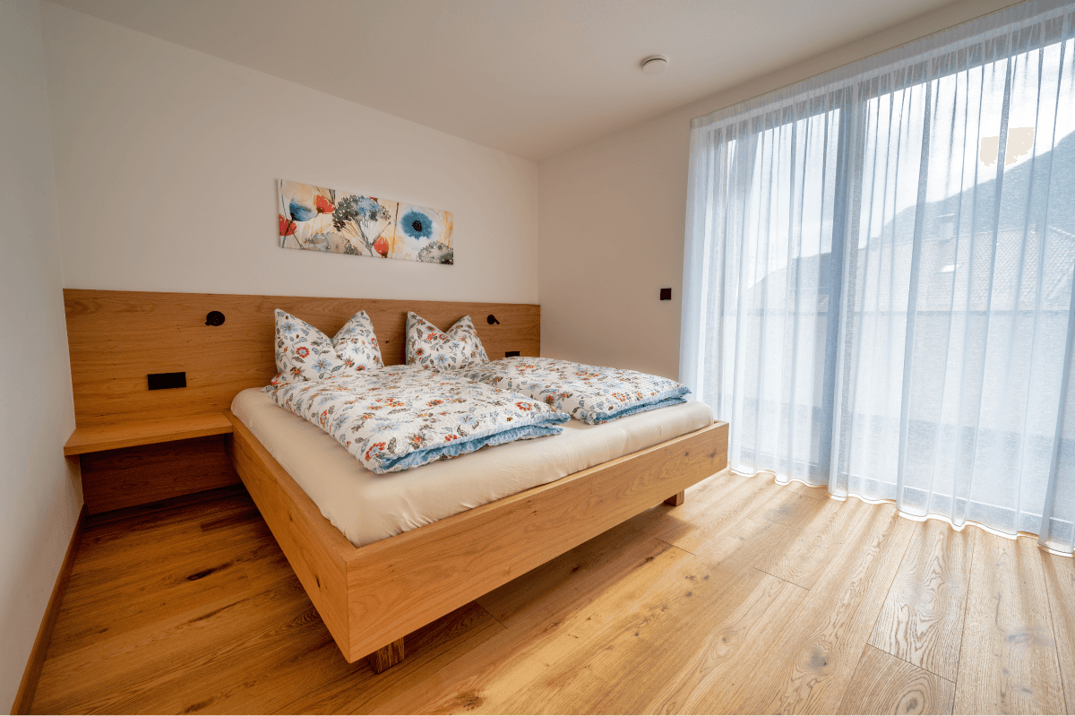 Erstes Schlafzimmer